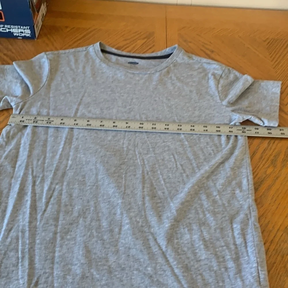Old navy short sleeve shirt